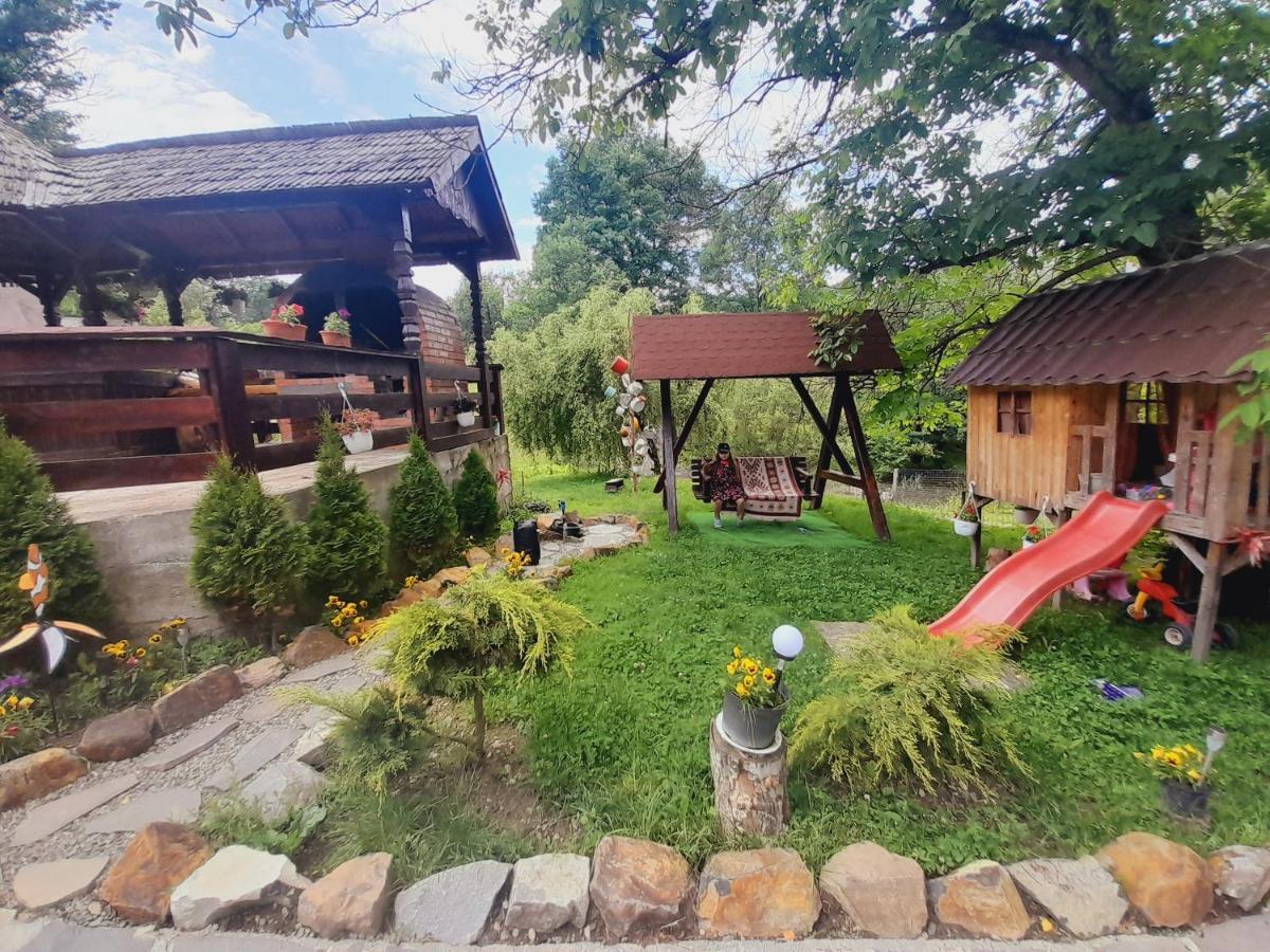 فيلا Casa De La Ferma Mariuca Berbesti المظهر الخارجي الصورة