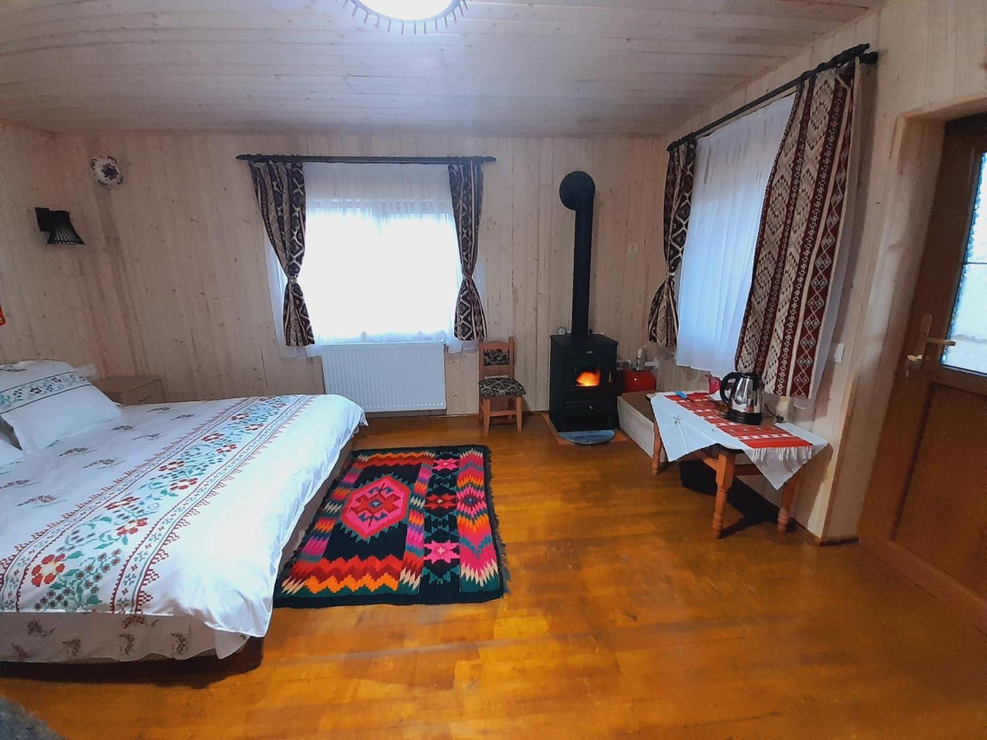 فيلا Casa De La Ferma Mariuca Berbesti المظهر الخارجي الصورة