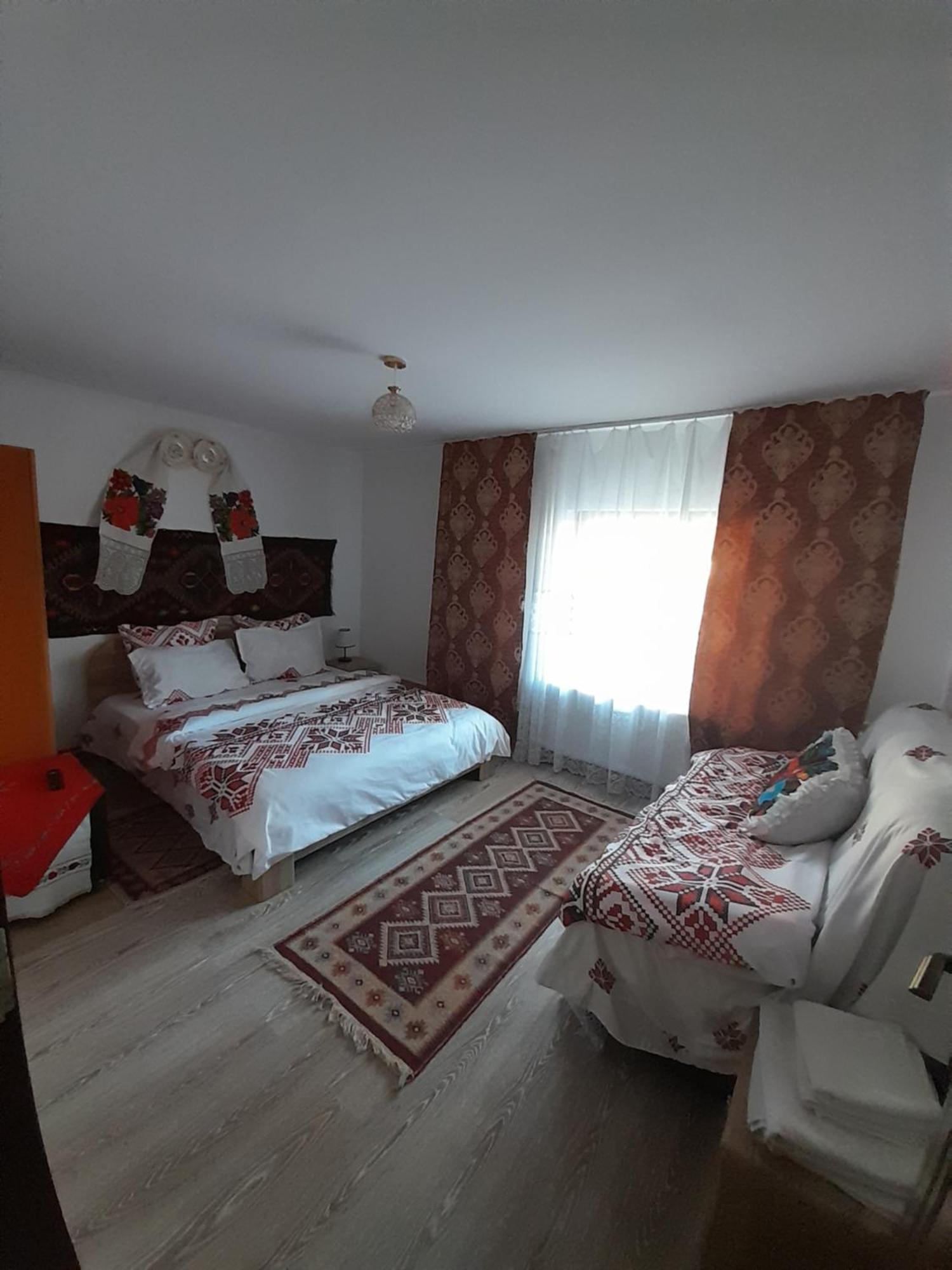 فيلا Casa De La Ferma Mariuca Berbesti الغرفة الصورة
