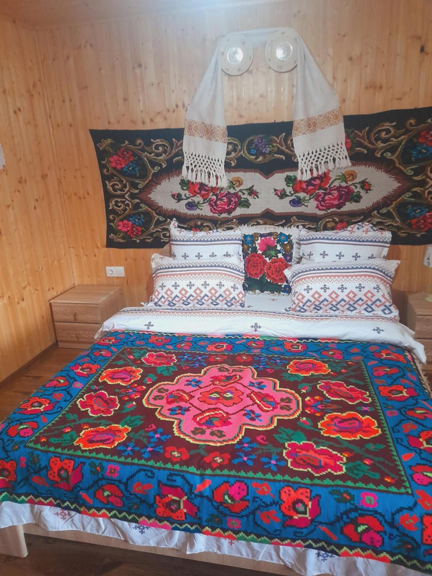 فيلا Casa De La Ferma Mariuca Berbesti الغرفة الصورة