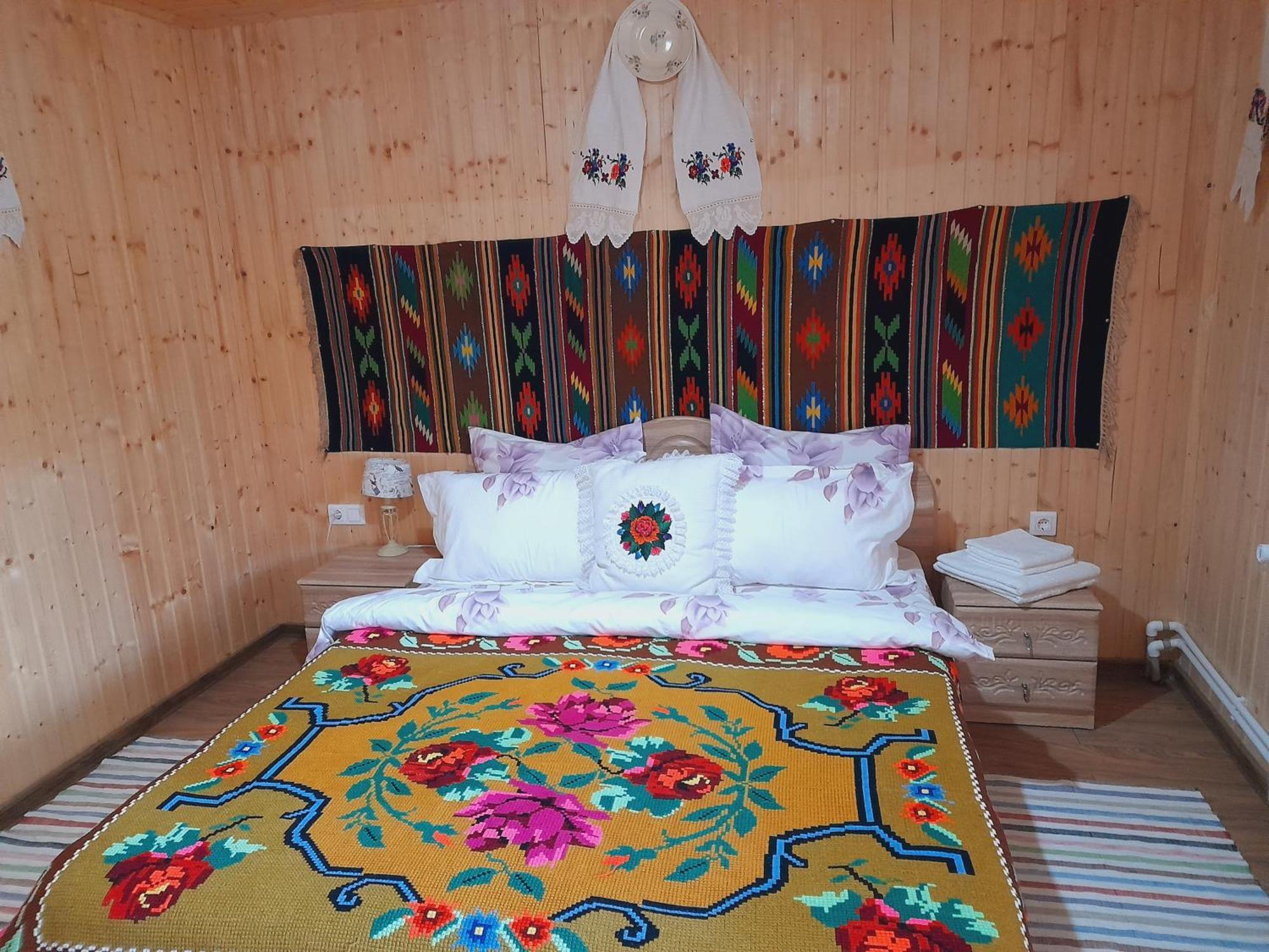 فيلا Casa De La Ferma Mariuca Berbesti الغرفة الصورة